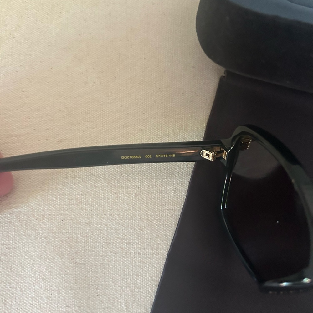 Authentic Gucci Sunglasses. - image 6